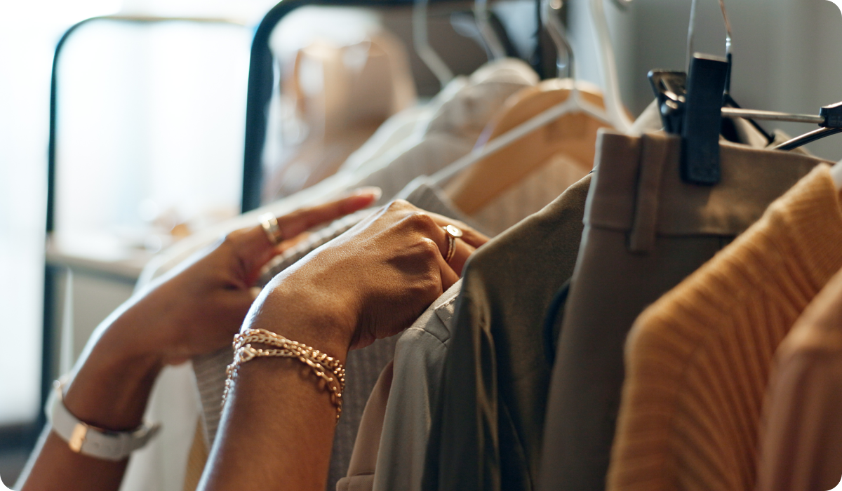 The Era of Smart Shopping: From Consumer to User in Circular Fashion 